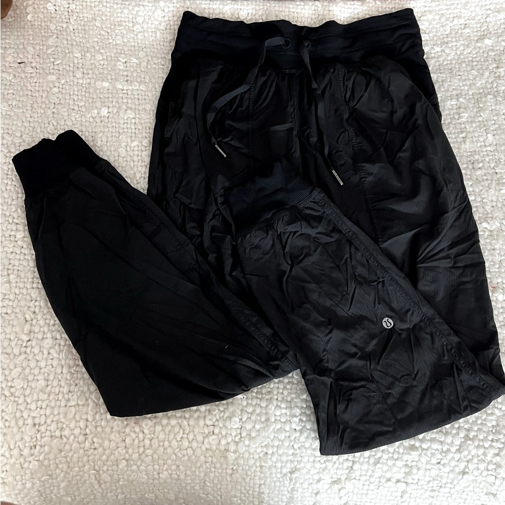 LULULEMON DANCE STUDIO MID RISE JOGGER- BLACK, SIZE 6 near perfect condition